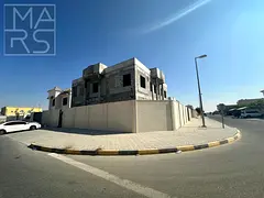 Corner 5bhk l basement+ lift l bigger Bedrooms