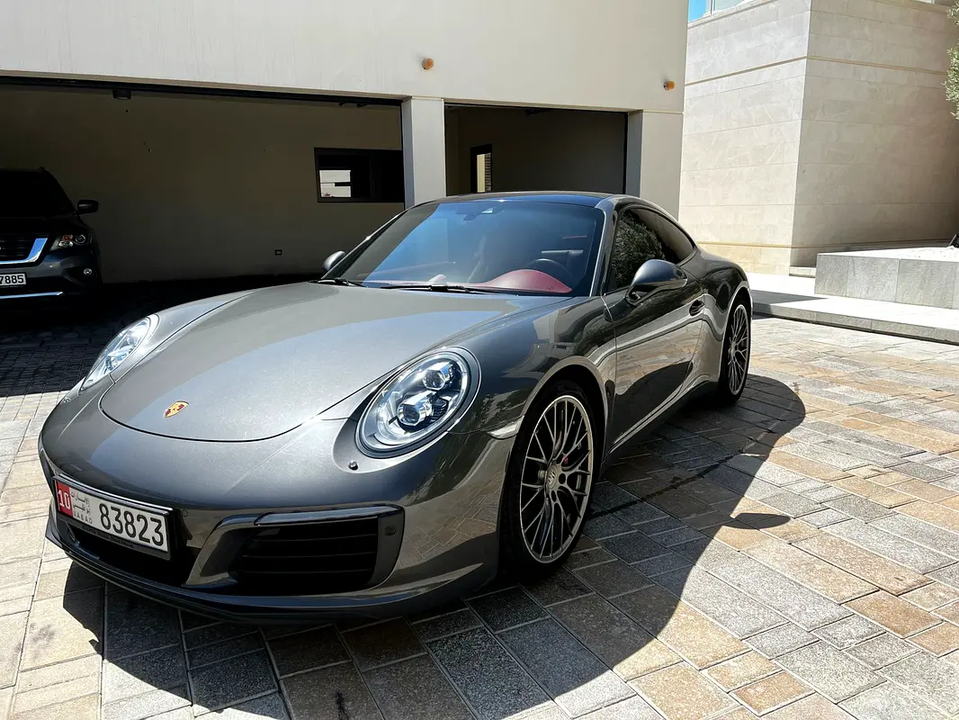 Porsche 911 2017 — photo 1 of 3