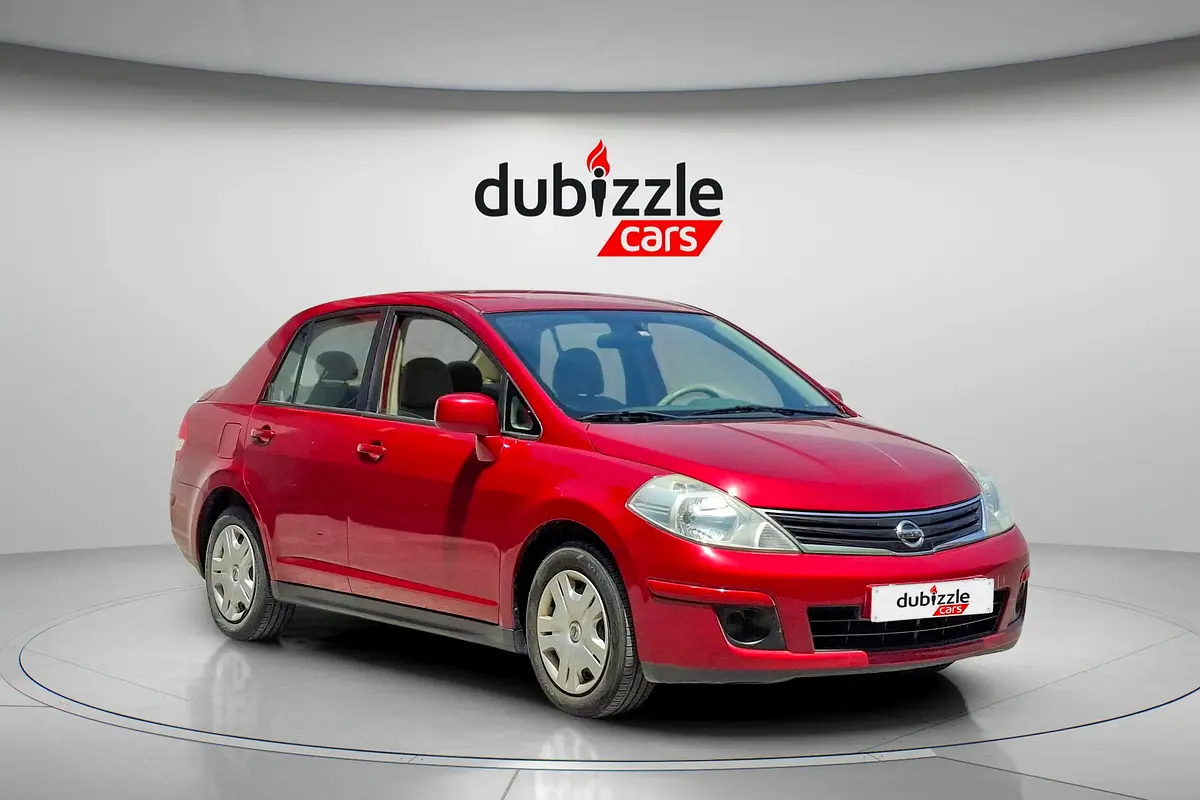 Nissan Tiida 2012 — photo 1 of 12