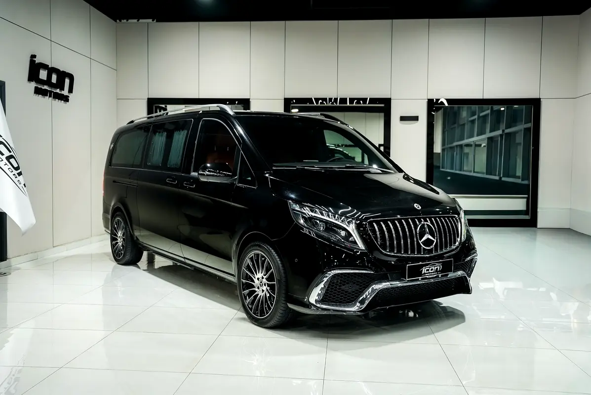 Mercedes-Benz V-Class 2024 — photo 1 of 20