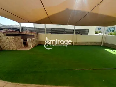 Single Row 5BR | Close to Amenities | Prime Area