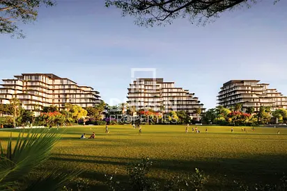 Spacious 2BR Apartment I Study | Double Balconies