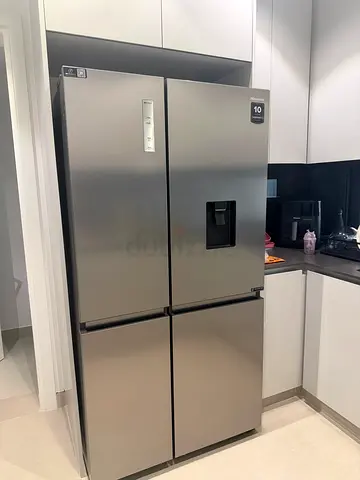 Hisense side by side refrigerator fridge RS3N668SMI3