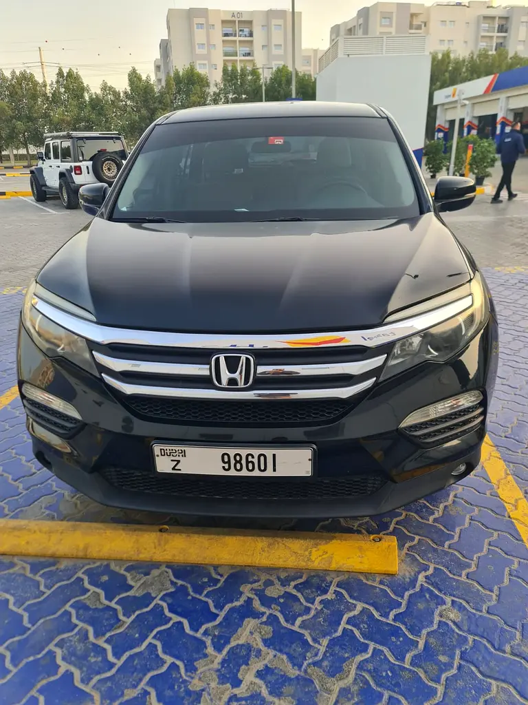 Honda Pilot 2018 — photo 1 of 9