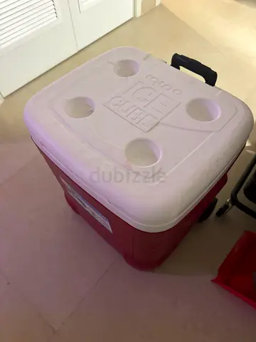 Large Portable Ice Chest Cooler with Cup Holders