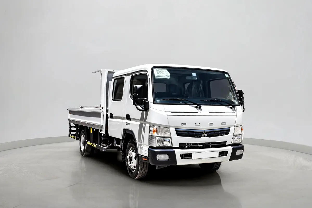 Mitsubishi Canter 2025 — photo 1 of 15