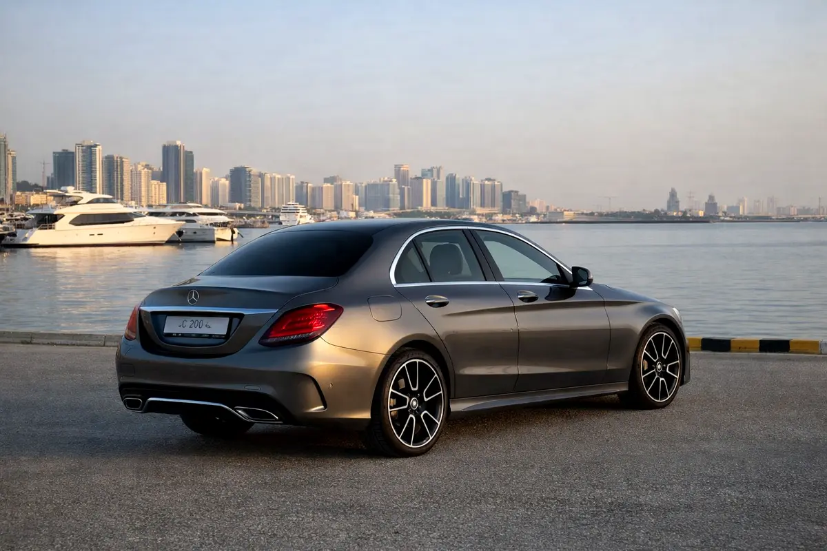 Mercedes-Benz C-Class 2019 — photo 1 of 11