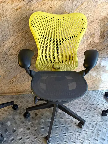 Herman Miller mirra 2