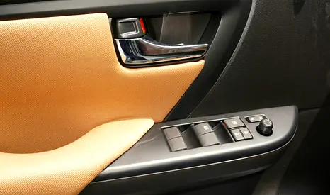 2026 Toyota FORTUNER 照片 11