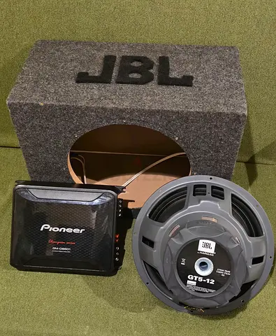 🔊Car Bass system in good condition🔊
📍JBL GT5-12 Subwoofer 12 inch 1100 watt
📍Pioneer GM-D8601 16