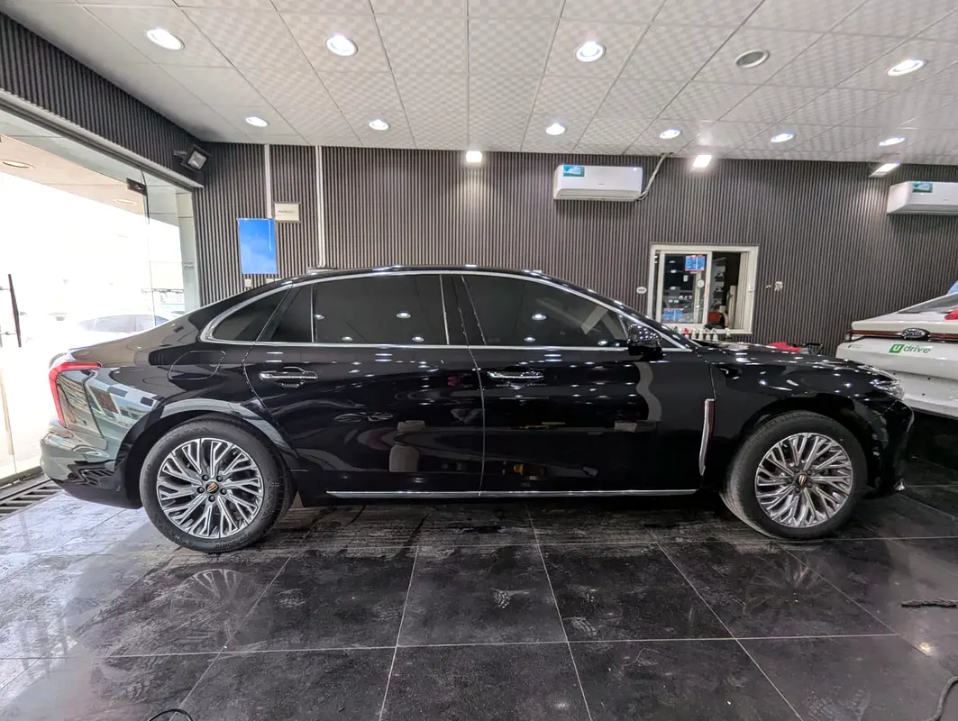 Hongqi H5 2024 — photo 1 of 16