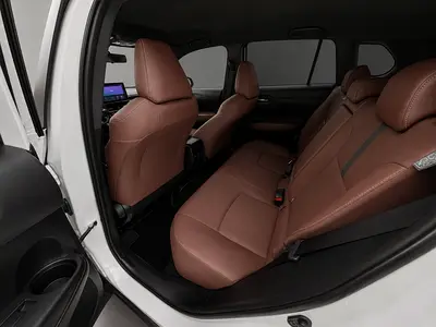صورة 6 لـ 2025 Toyota COROLLA CROSS
