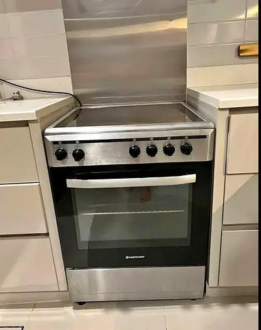 Westpoint electric cooker for sell 60by60cm good working