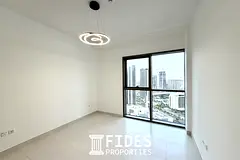 Corner Spacious unit l Multiple Cheques