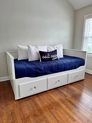 IKEA White Hemnes Daybed with IKEA Mattress