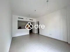 Pool View | Bright | Large Layout
