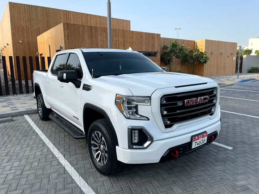 GMC Sierra 2021 — photo 1 of 19