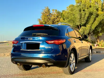 2015 Infiniti QX70 — фото 7