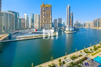 Bright and Spacious |Canal Views |Vacant |Upgraded