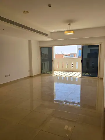 Spacious 2 Bed | Vacant | DIP