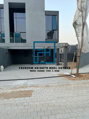Luxury 3-Bedroom Corner Townhouse for Sale in Saro, Masaar