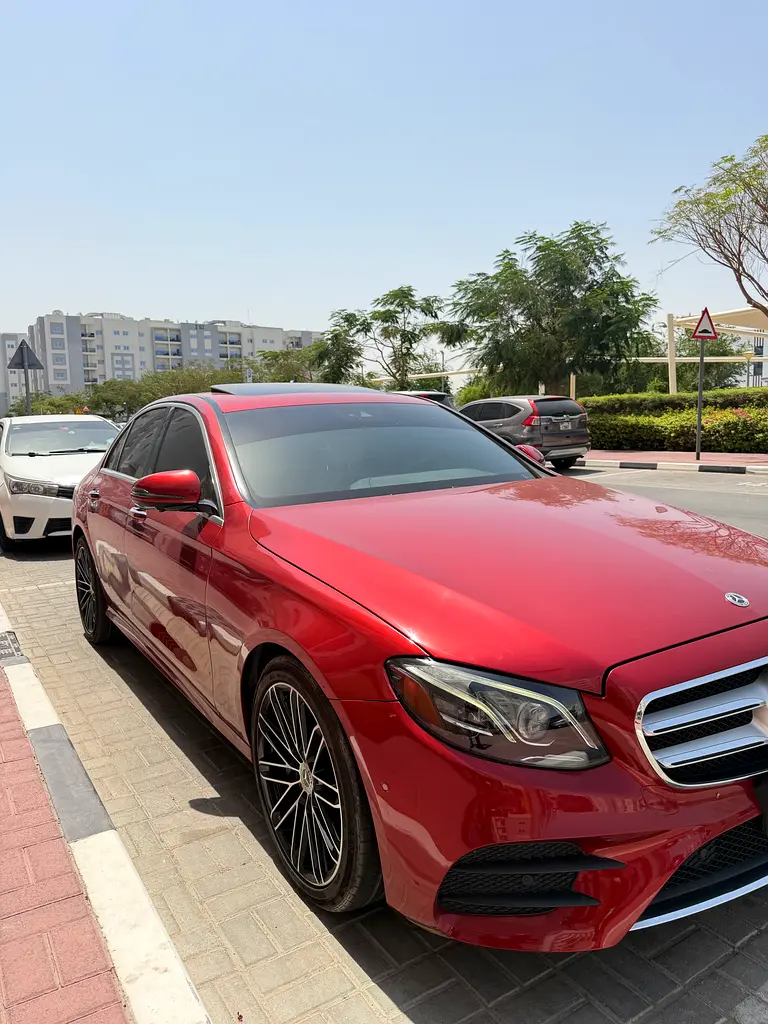 Mercedes-Benz E-Class 2019 — photo 1 of 9