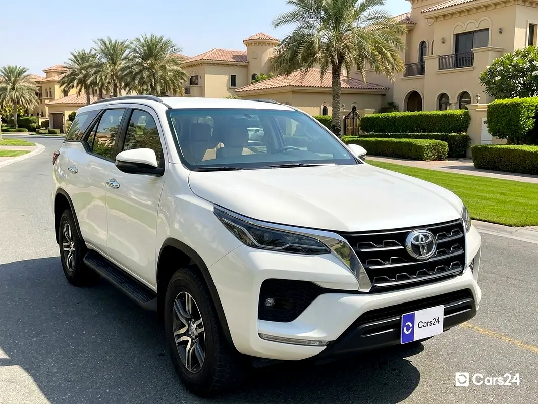 Toyota Fortuner 2025 — photo 1 of 13