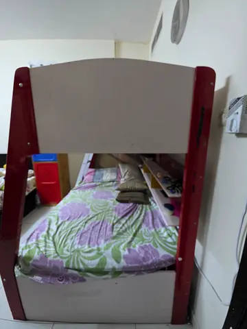 Bunker bed bunk bed with 1 mattress with built-in shelves — good condition