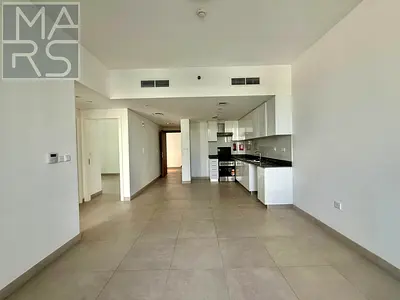 Spacious 2bedroom | Balcony | Gym.pool | Covered Parking