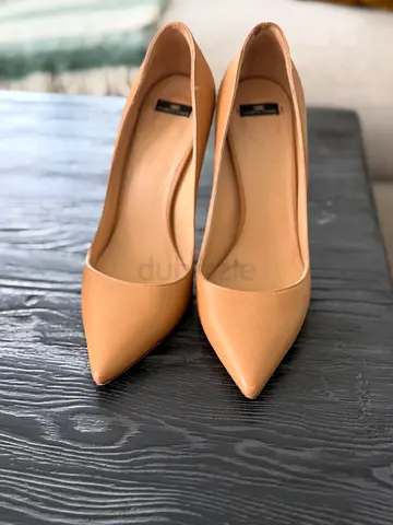Elisabetta Franchi - Beige Pointed-Toe Leather High Heels, Size 37