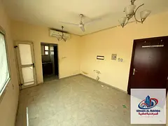 Beautiful studio apartment with separate kitchen and balcony, close to all services.