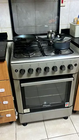 Super General Cooking Stove made in Turkey -  4 burner gas cooker with oven - good working condition