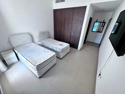 Executive Female Bed Space with all amenities and furnished near metro