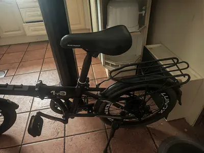 Compact folding electric bike - ideal for city commuting