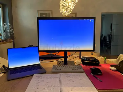 5k LG 27 Inch UltraFine Mac Studio display