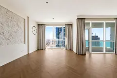 Fully Renovated | 2 Parkings |Private Beach Access