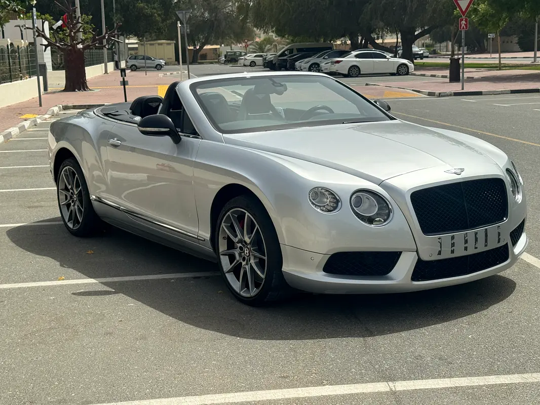 Bentley Continental 2015 — photo 1 of 9