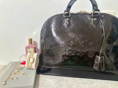 Louis Vuitton Alma Vernis-Style Handbag (GM)with Accessories and full size tester perfume