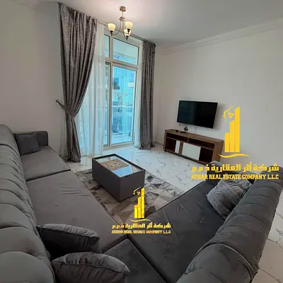 باطلالة بحرية خيالية افخم وارقى شقة غرفتين وصالة مفروشة بالكامل فرش جديد راقى جدا مع جم ومسبح وموقف سيارة خاص داخل الابراج