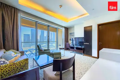 Fully furnished apt with luxurious finishes