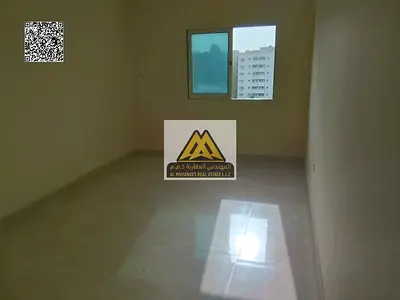 استوديو نظيف للإيجار السنوي في الكورنيش – شارع الكرامة، عجمان | باركينج خاص + مطبخ شبه منفصل + موقع مميز