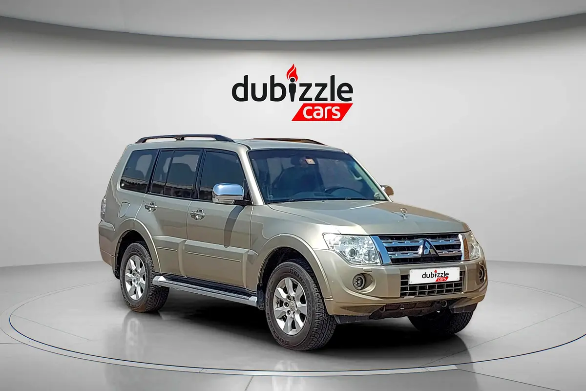 Mitsubishi Pajero 2012 — photo 1 of 15