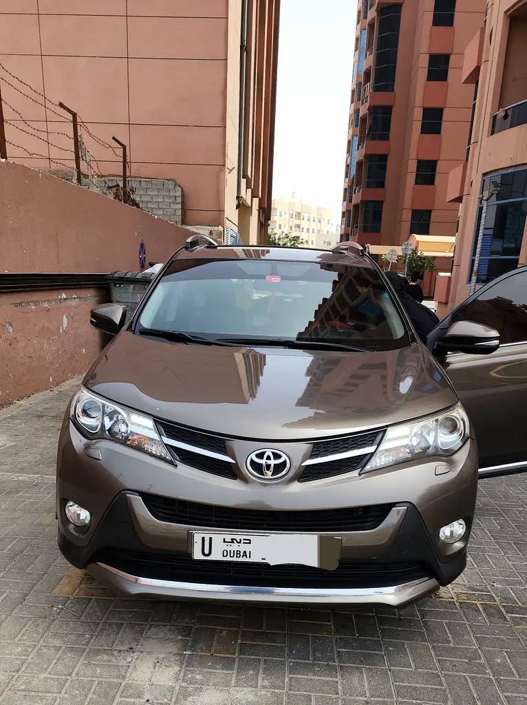 Toyota Rav 4 2015 — photo 1 of 8