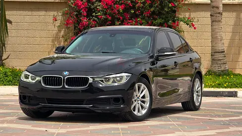 BMW-320i 2018 very low mileage