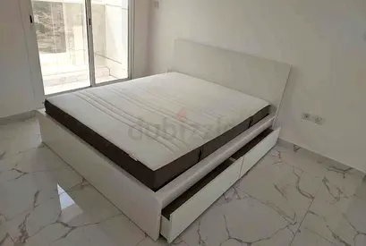 Ikea malam bed with ikea mattress Queen size 160x200cm bed and