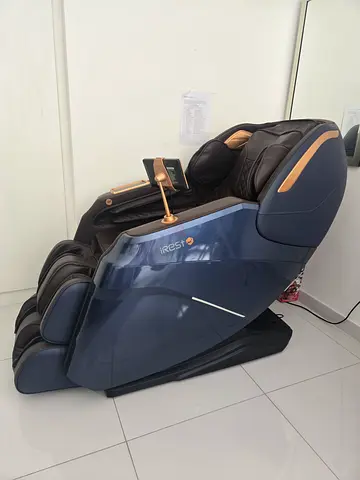 Full-body electric massage chair - good condition