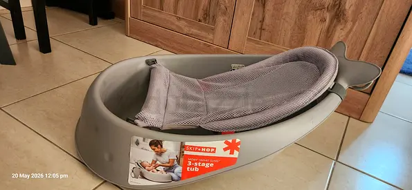 Skip Hop 3-Stage Baby Bath Tub with Mesh Sling - Grey, Good Condition