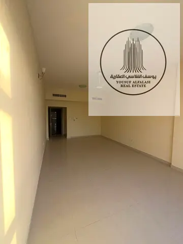 Three rooms and a living room available, spacious and in a prime location close to all services in Al Muwaihat 2. Price: 60,000