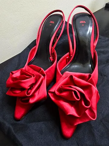 ZARA  Rous Slingback Heels.syze 39. Still like new