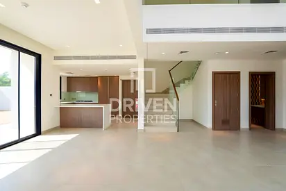 4BR Corner Villa | Biggest Plot Infront Community